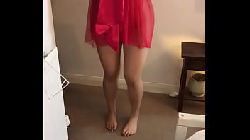 Sizzling Desi Dancer’s Seductive Moves