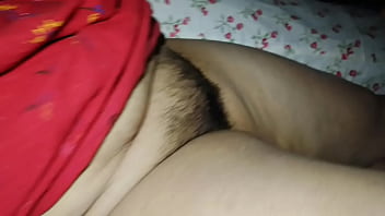 Desi Bhabi’s Hairy Cunt Gets Soaped And Scrubbed