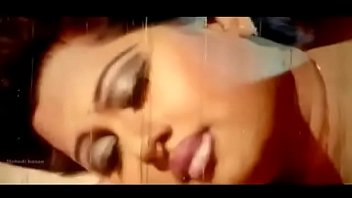 ময়ূরীর রসালো কমপ্লিকেশন, বিশাল দুধের ভার, গভীর নাভির গর্ত আর মাংসল পুটকির মোহনীয় আকর্ষণ