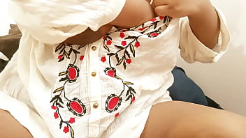 Voluptuous Indian Aunty With Massive, Irresistible Tits