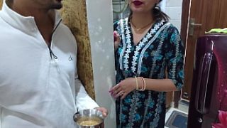 Garam Dudh Wali Padosan Ki Randi Bhabhi Ko Chini Ke Bahane Chod Kar Choot Mein Maza Diya (hindi Audio)