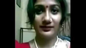 Curvaceous Bengali Housewife With Ample Bosom