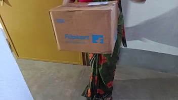 फ्लिपकार्ट के डिलीवरी वाले ने सामान के पैसे की जगह मेरी चूत मार ली