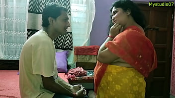 Sizzling Indian Bhabhi Fucks Naive Young Stud With Loud Moans
