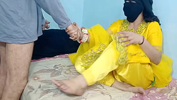 Desi Bhabhi In Yellow Dress Rides Hard, Taking Bareback Pounding In Cowgirl And Reverse Cowgirl