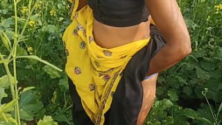 ममता सरसों के खेत में गई तो पति ने मौका पाकर खुले में जोरदार चुदाई की, हिंदी में साफ आवाज