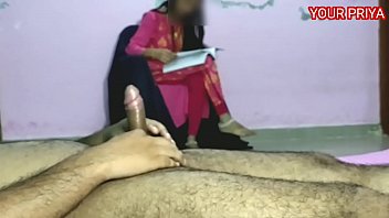प्रियतमा को मनाकर गांड में जोरदार चोदाई की, हिंदी में गरजती आवाज़ के साथ