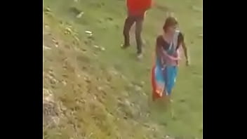खुले मैदान में जंगली यौन संबंध