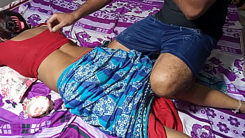 दोस्त की माँ ने पीठ की मालिश के बहाने से चूत मारी – साफ हिंदी आवाज में