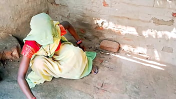 Desi Gaon Ki Randi Ki Chudai Mota Lund Se Chikne Saree Mein Gand Marwane Ka Maza