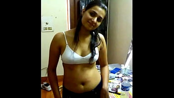 Aarti’s Lustful Desires: A Sultry Indian Beauty Craves A Man For Passionate Encounters